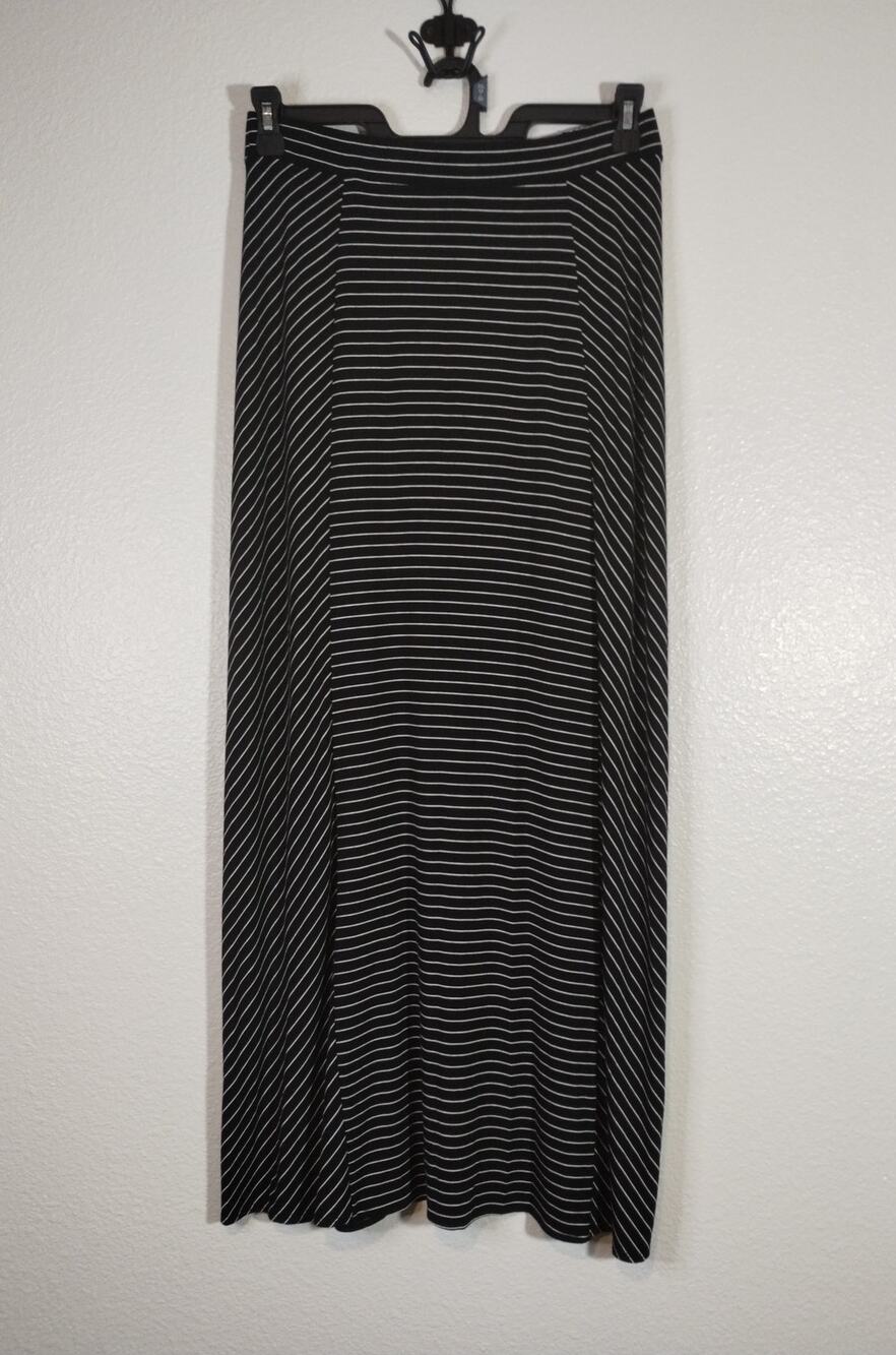 LOFT NWOT Women's Size Small Black & White Striped Stretch Pull-On Maxi Skirt